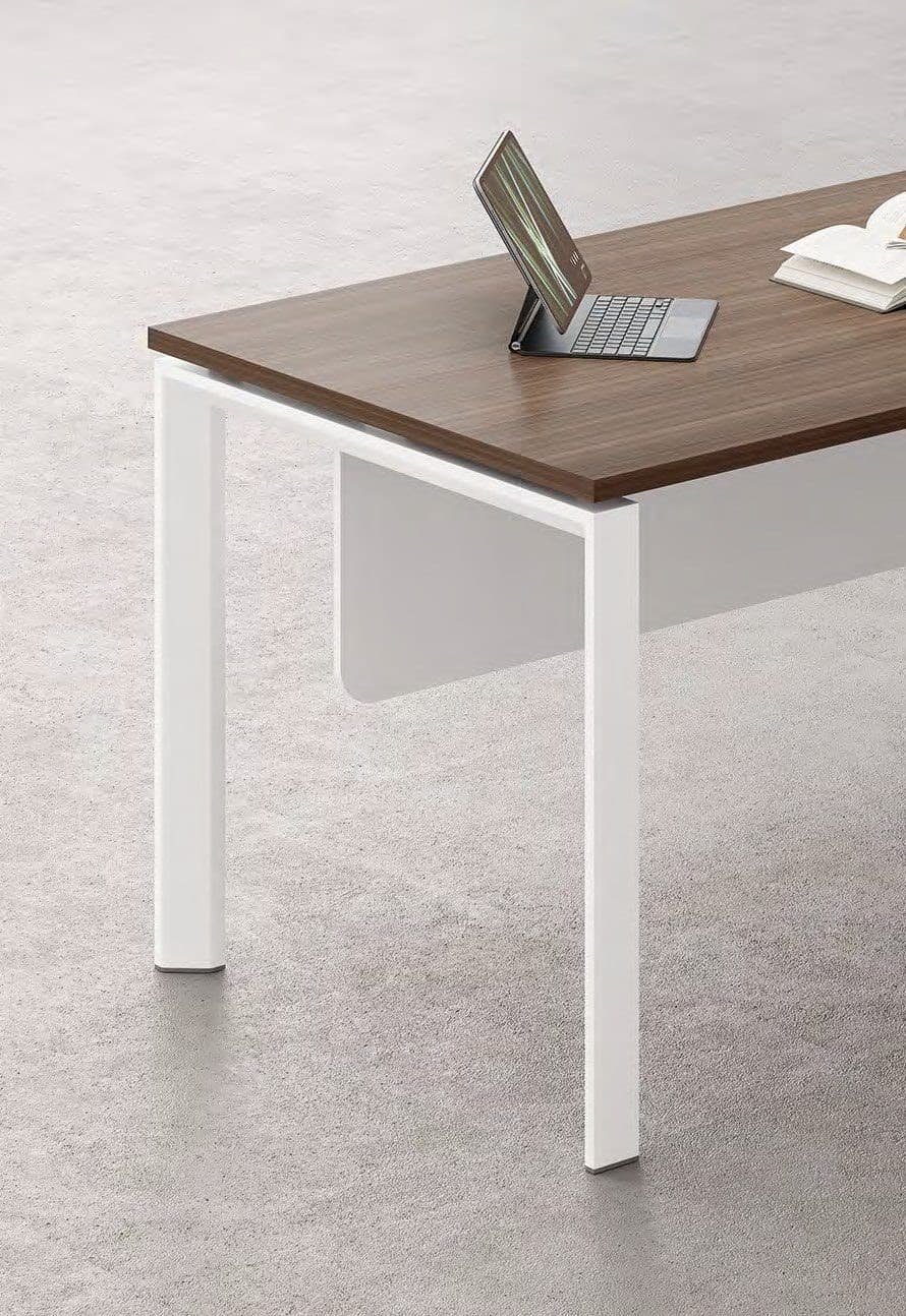 CHI-DD Executive Desk
