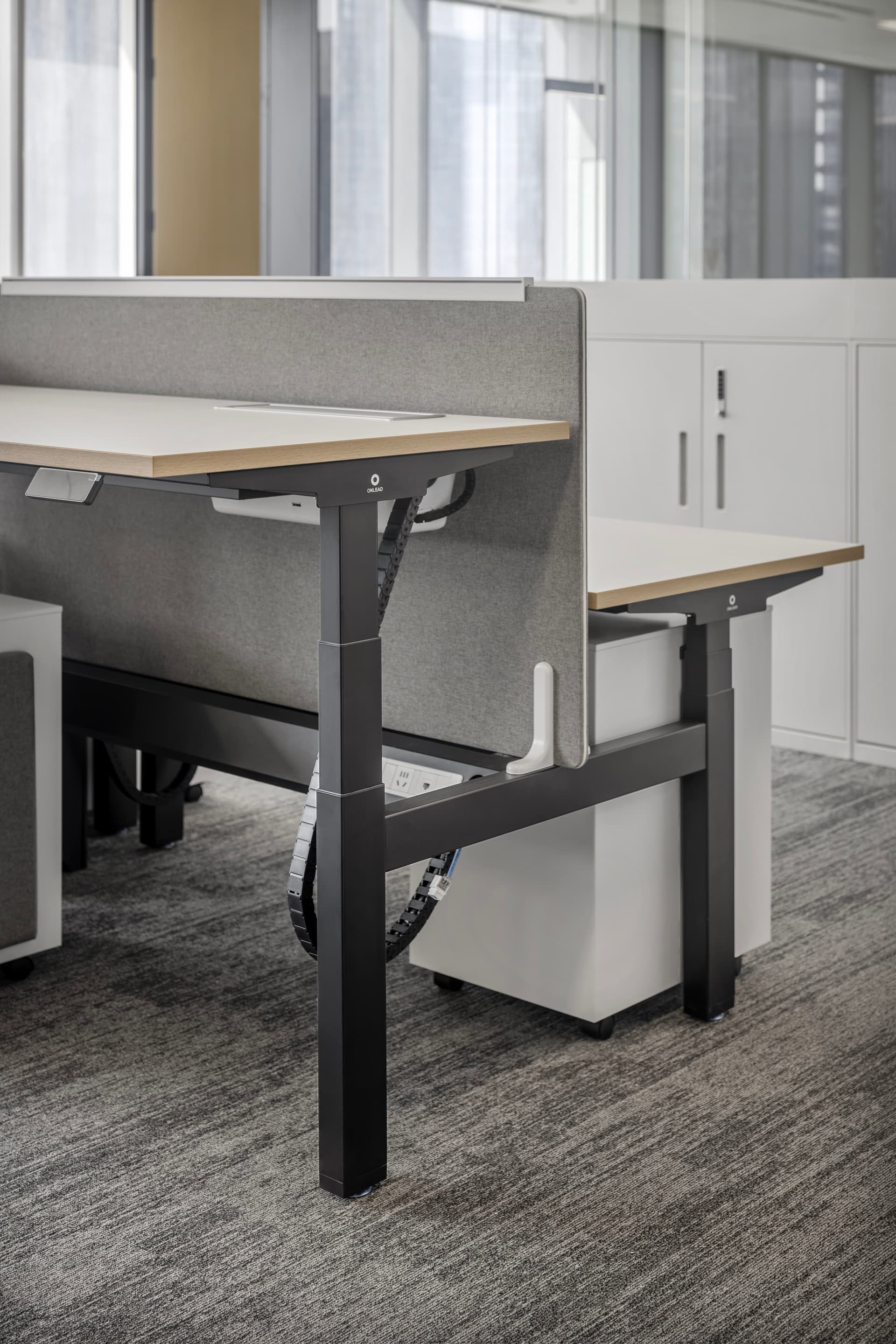 Contemporary Meeting Suite - 6