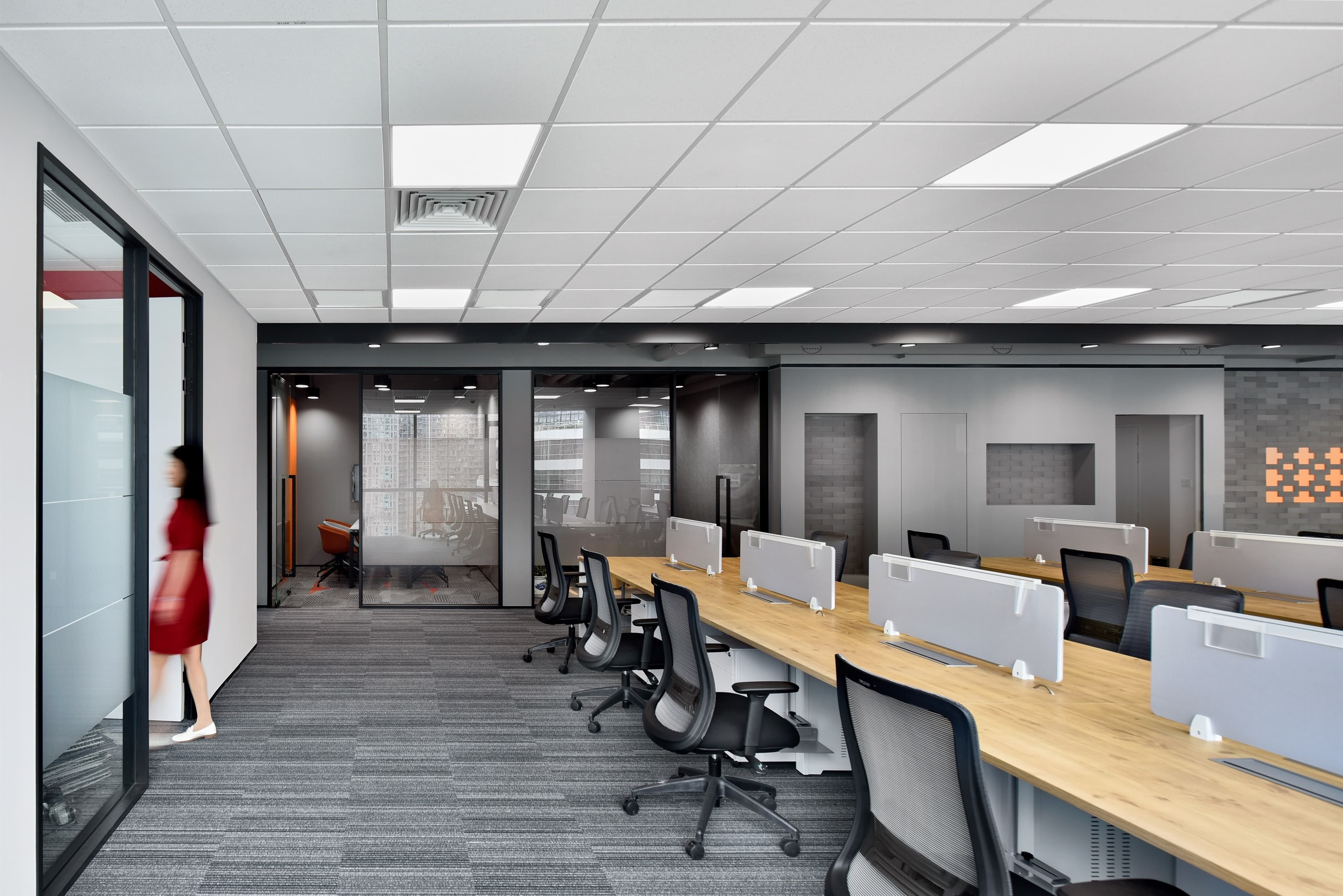 Bright Professional Workplace - 7