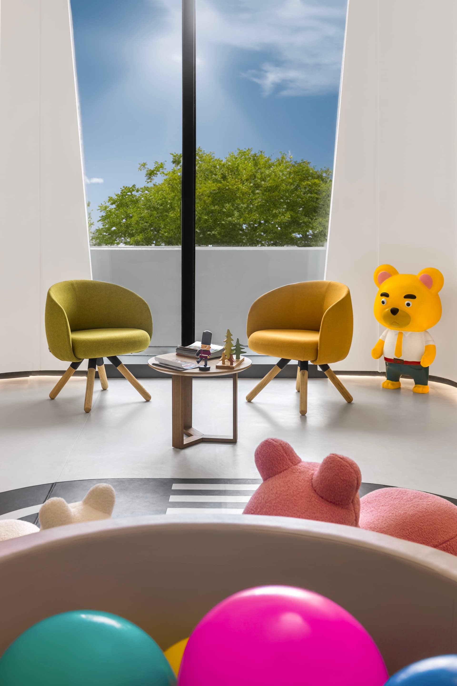 Precision Showroom Lounge - 7