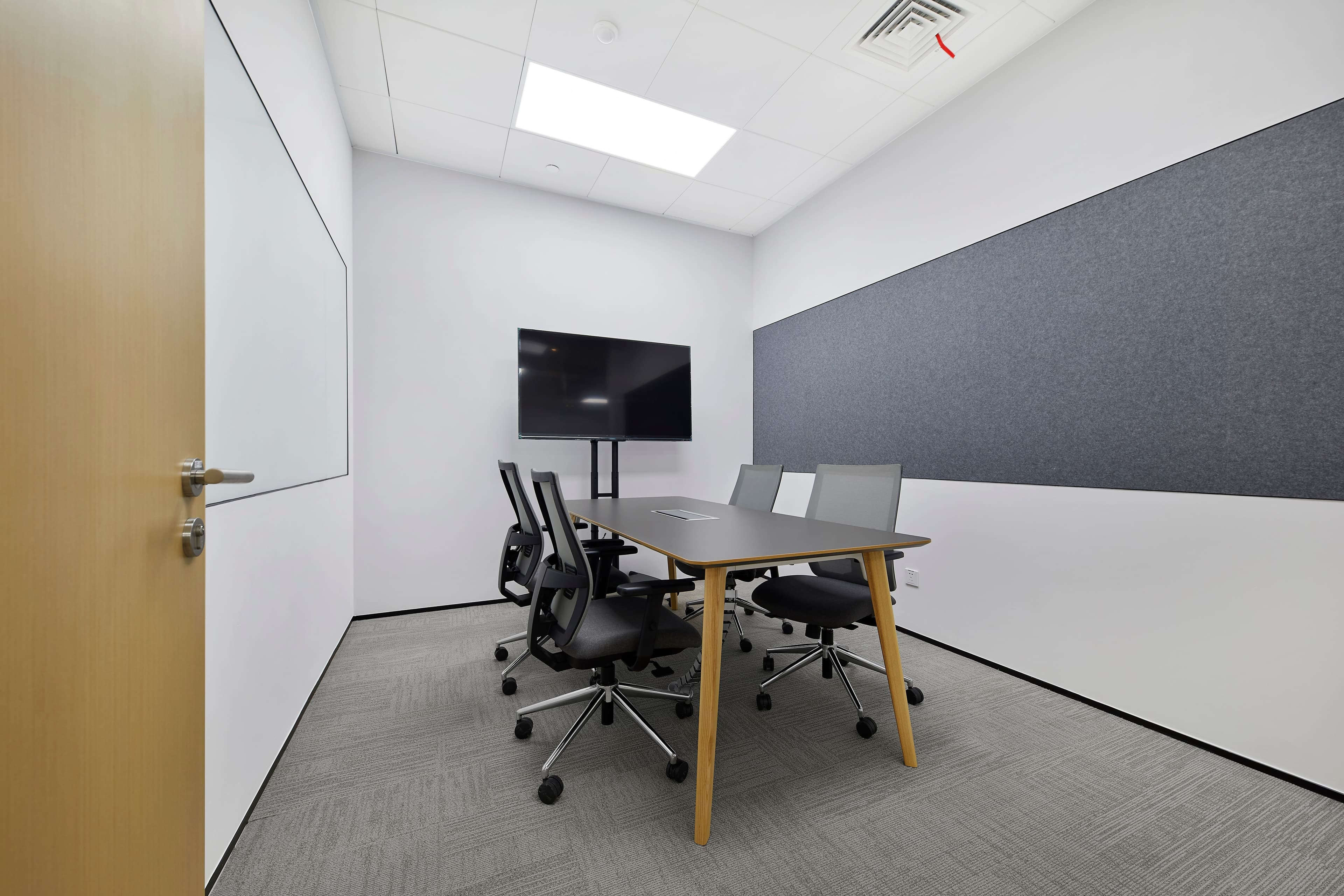 Warm Brand Workplace - 6
