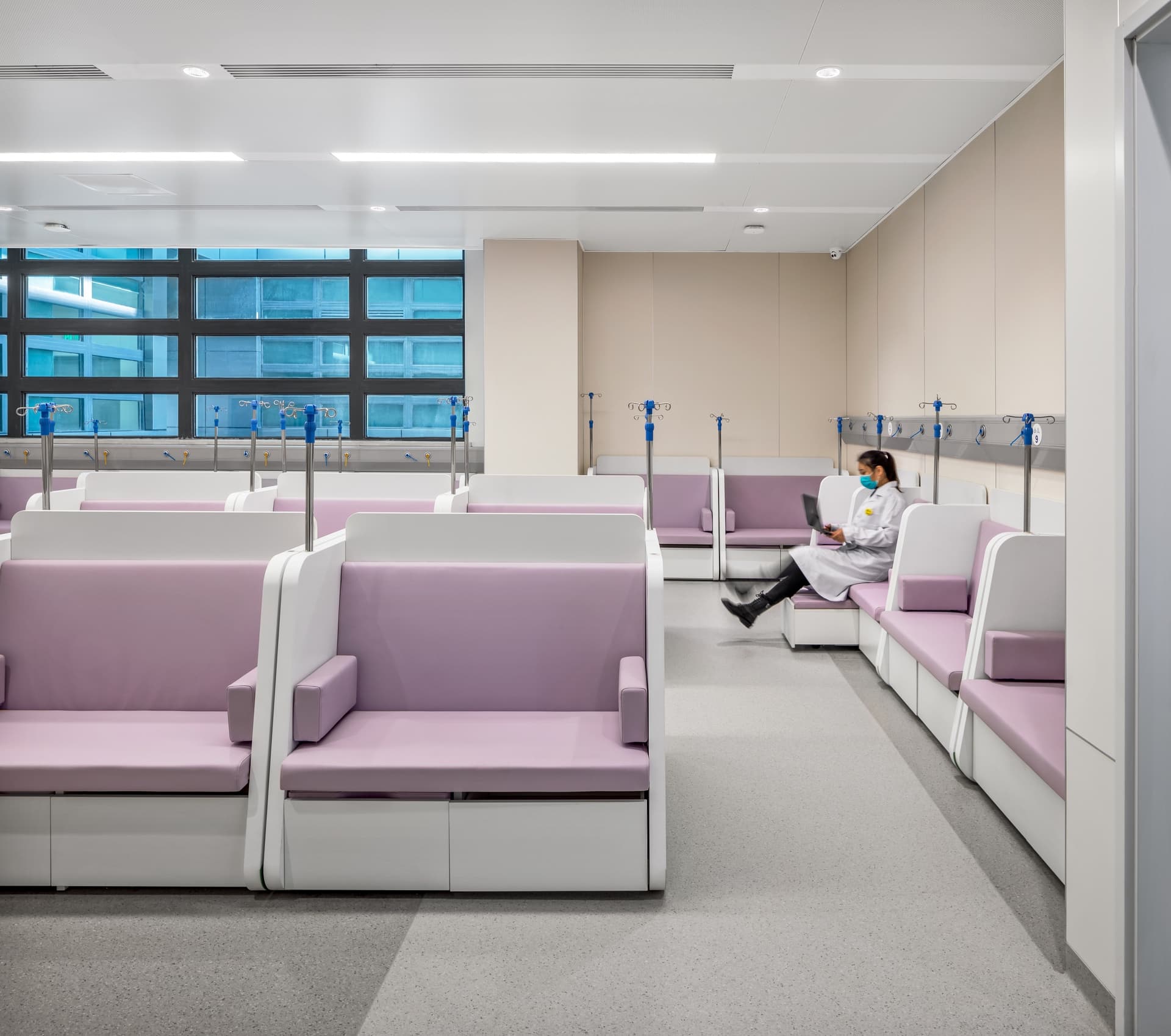 Organized Clinical Lounge - 5