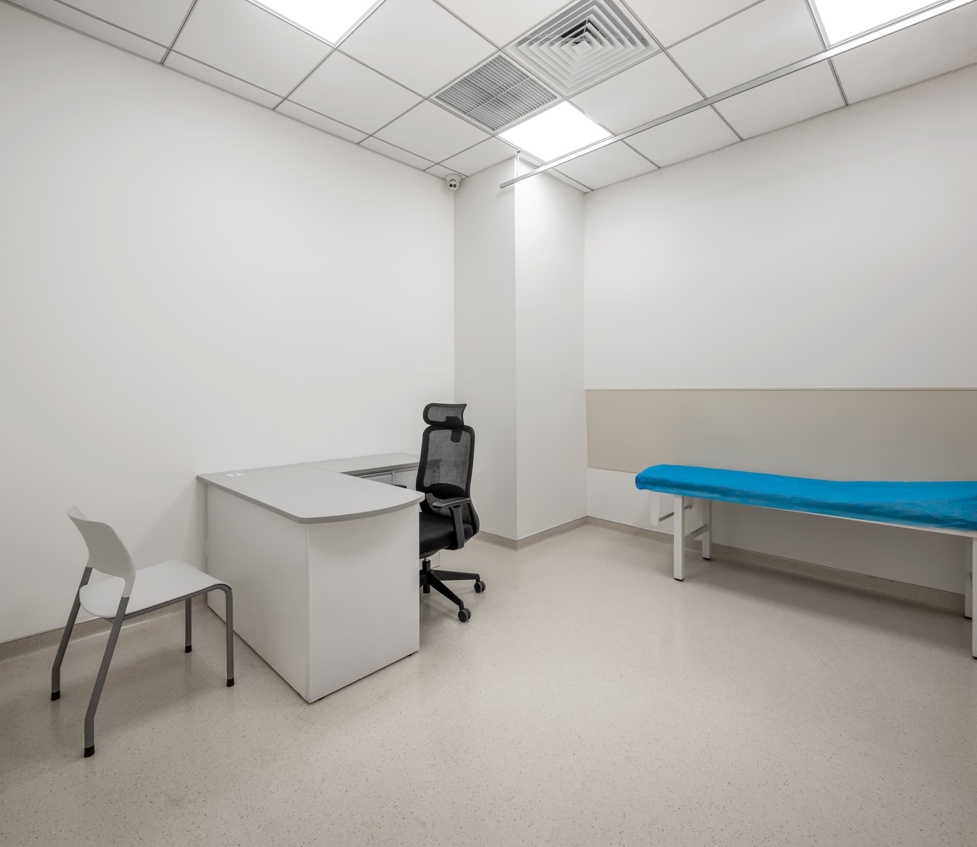 Organized Clinical Lounge - 6