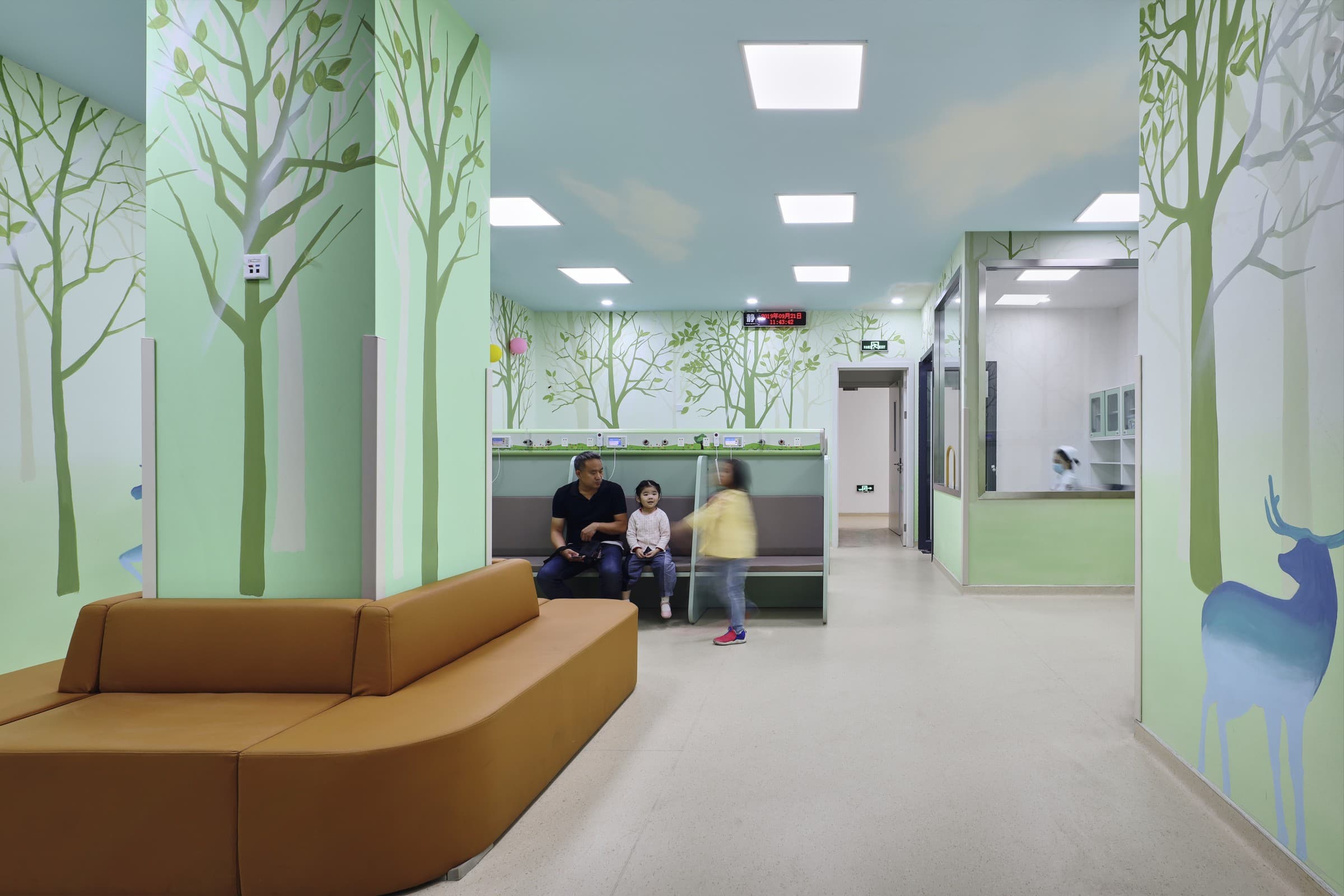 Comfortable Family Care Lounge - 1